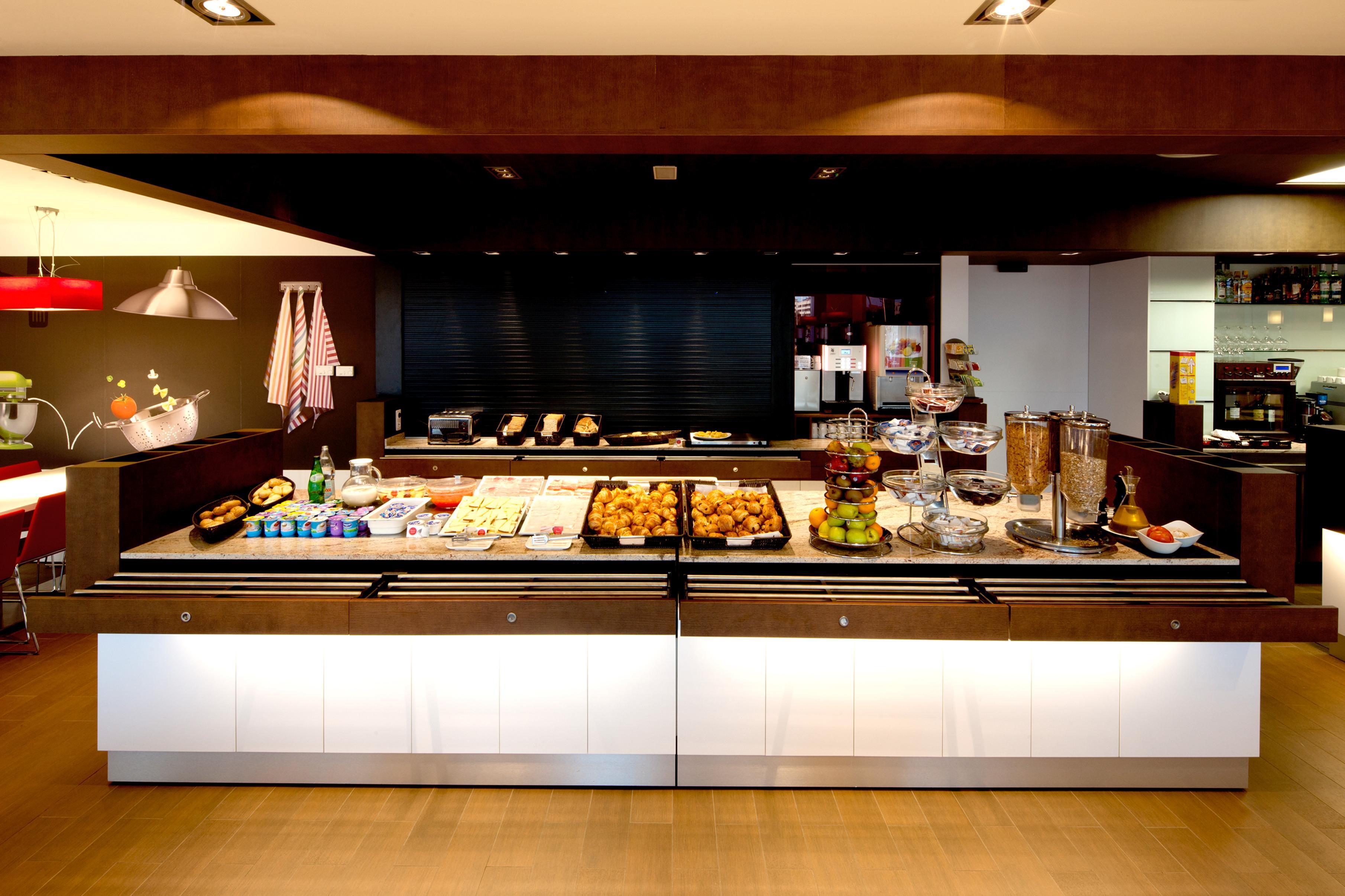 Ibis Lleida Hotell Restaurang bild
